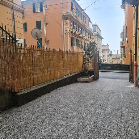 Ampio Appartamento Con 2 Posti Auto E Cortile Genoa Ngoại thất bức ảnh