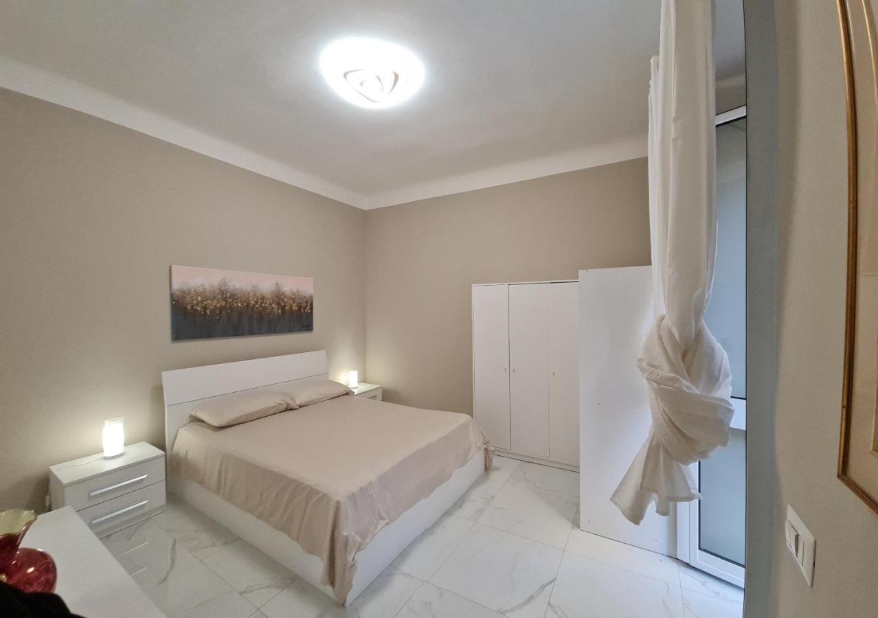 Ampio Appartamento Con 2 Posti Auto E Cortile Genoa Ngoại thất bức ảnh